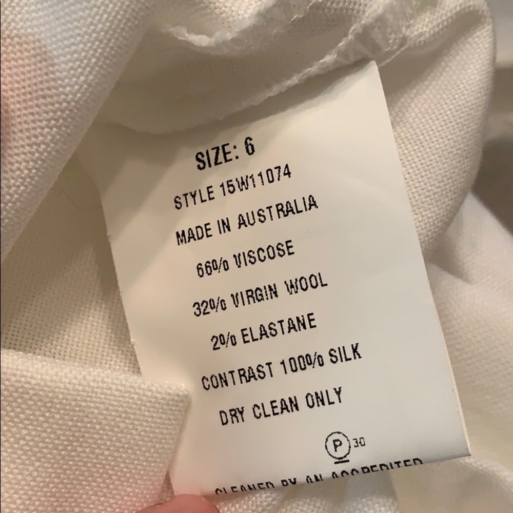 White blouse - Picture 4 of 4